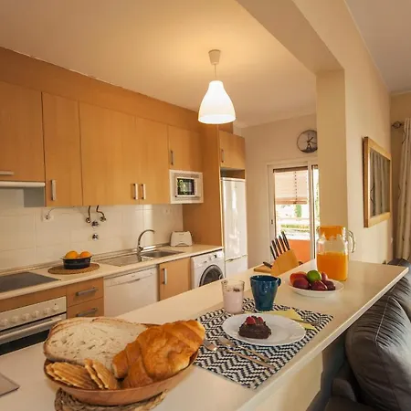 B02 - Fantastic Apartment With Pool Portimao