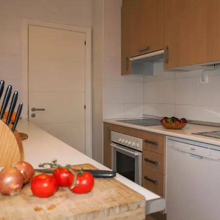 B02 - Fantastic Apartment With Pool Apartment *