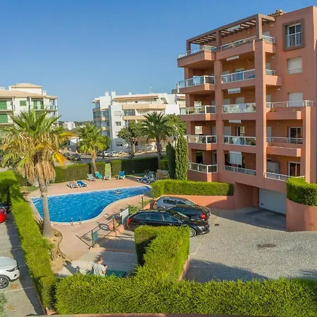 B02 - Fantastic Apartment With Pool Apartment