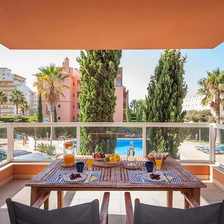 B02 - Fantastic Apartment With Pool Portimao