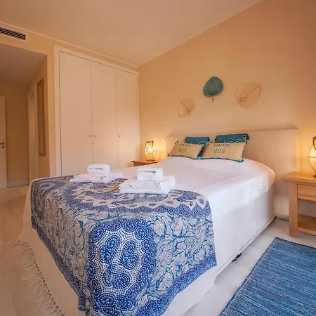 B02 - Fantastic Apartment With Pool Apartment